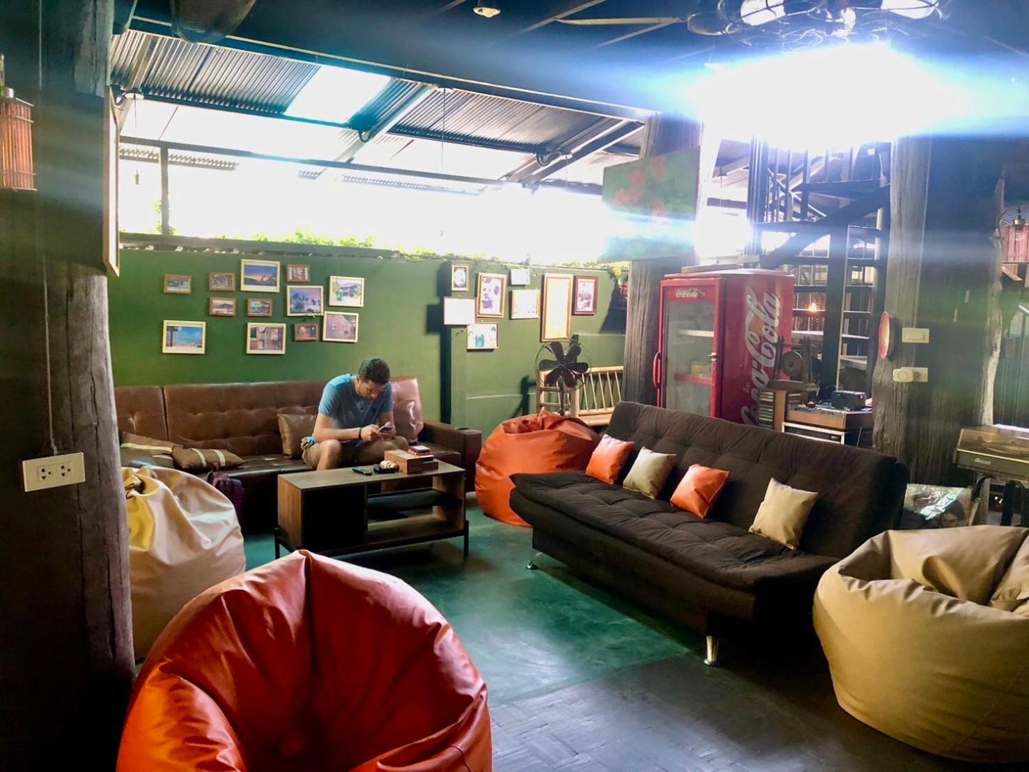 湄南海滩 Blockhouse Samui旅舍 外观 照片